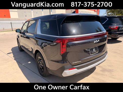 Certified 2026 Kia Carnival FWD image 2