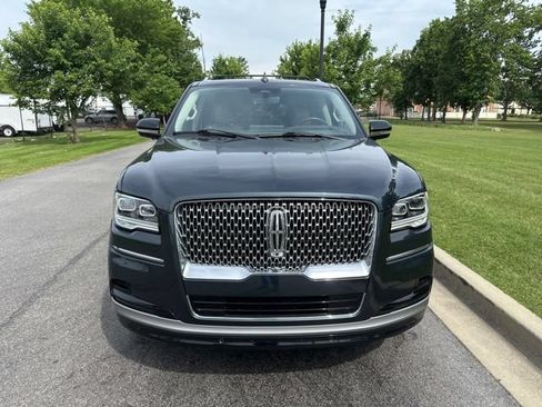 Used 2022 Lincoln Navigator Reserve AWD/4WD image 4