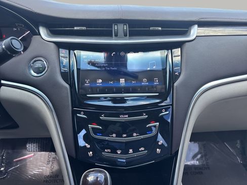 Used 2017 Cadillac XTS Luxury image 20