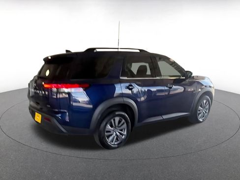 Used 2025 Nissan Pathfinder SV image 15