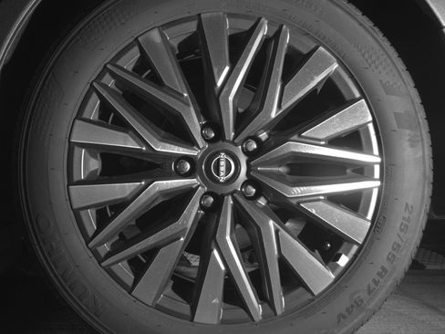 Used 2025 Nissan Altima 2.5 SV image 14