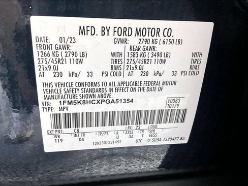 Used 2023 Ford Explorer Platinum w/ Technology Package AWD/4WD image 32