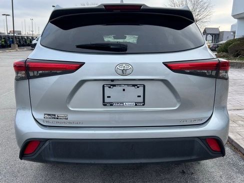 Used 2021 Toyota Highlander XLE image 7