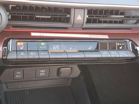 Used 2024 Toyota Prius Prime image 17