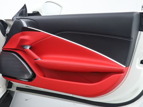 Certified 2025 Ferrari Roma Spider RWD image 19