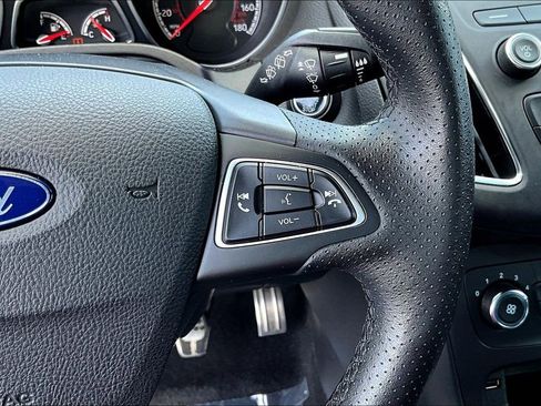 Used 2017 Ford Focus ST FWD image 13
