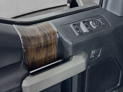 Used 2018 Ford F150 Lariat w/ Equipment Group 502A Luxury AWD/4WD image 18
