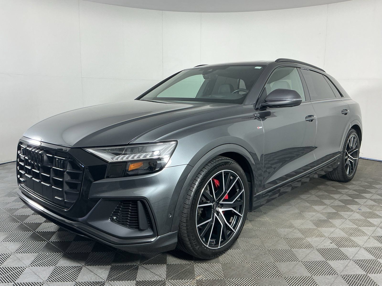 Used 2023 Audi Q8 Prestige AWD/4WD image 3