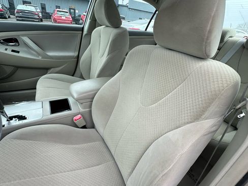 Used 2009 Toyota Camry XLE image 18