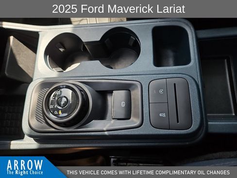 Used 2025 Ford Maverick Lariat w/ 4K Tow Package AWD/4WD image 28