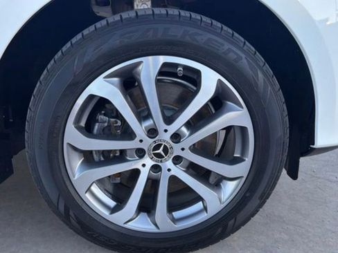 Used 2019 Mercedes-Benz GLE 400 4MATIC image 4