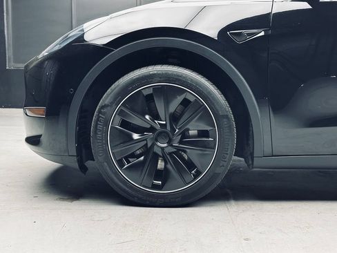 Used 2021 Tesla Model Y Long Range AWD/4WD image 37