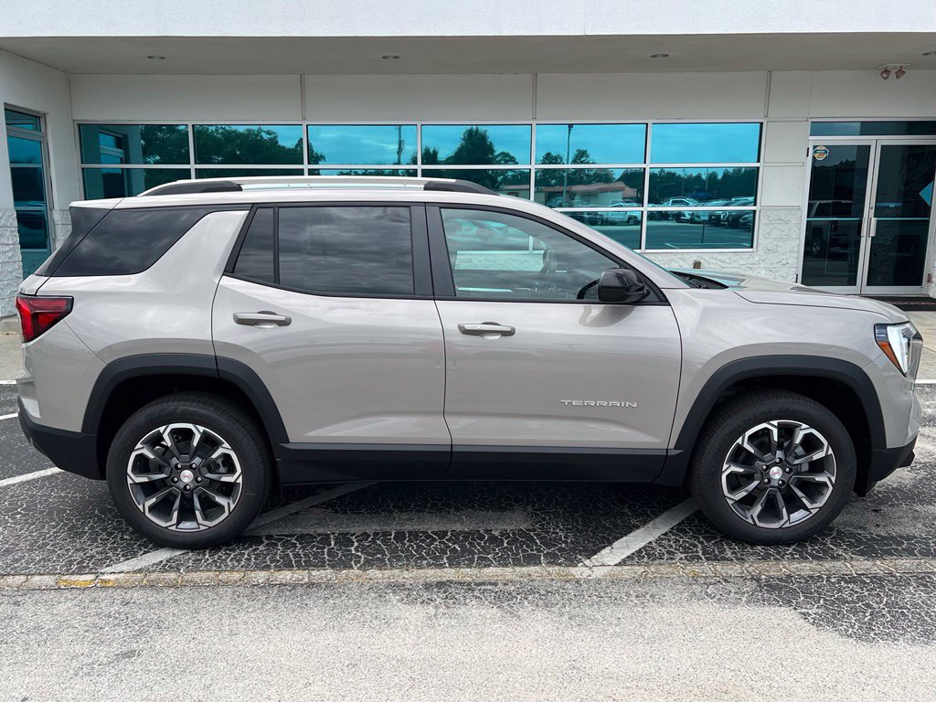 New 2027 GMC Terrain Elevation w/ Elevation Premium Package FWD image 3