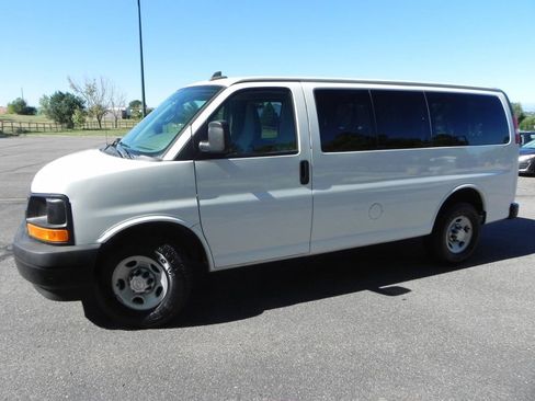 Used 2017 Chevrolet Express 2500 LS image 3