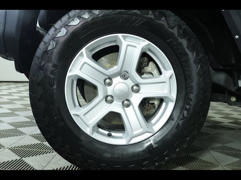 Used 2021 Jeep Wrangler Sport S image 11