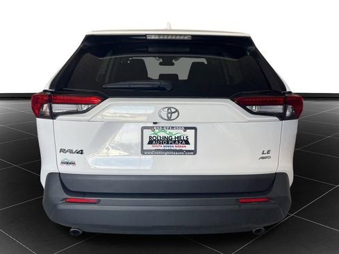 Used 2024 Toyota RAV4 LE AWD/4WD image 4