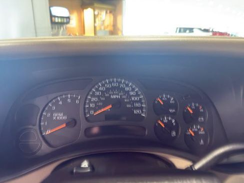 Used 2004 GMC Sierra 1500 SLE w/ Light Duty Power Package AWD/4WD image 18