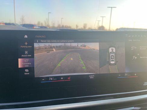 Used 2023 BMW X7 M60i image 29