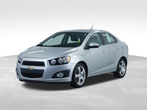 Used 2013 Chevrolet Sonic LTZ FWD image 8