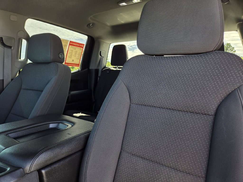Used 2020 Chevrolet Silverado 1500 Custom w/ Custom Value Package RWD image 13