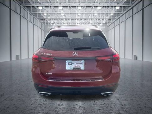 Used 2025 Mercedes-Benz GLC 300 image 4