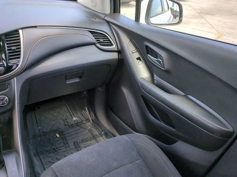 Certified 2021 Chevrolet Trax LS w/ Tint and Cruise Package image 17