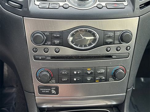 Used 2015 INFINITI Q40 w/ Navigation Package image 30