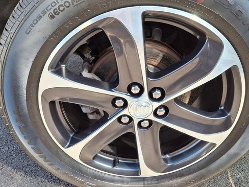 Used 2021 Buick Enclave Essence w/ Sport Touring Edition image 23