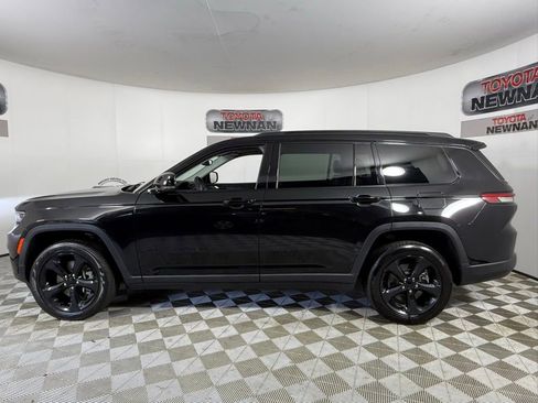 Used 2023 Jeep Grand Cherokee L Limited w/ Black Appearance Package RWD image 4