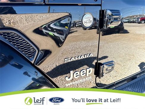 Used 2018 Jeep Wrangler Unlimited Sahara image 34
