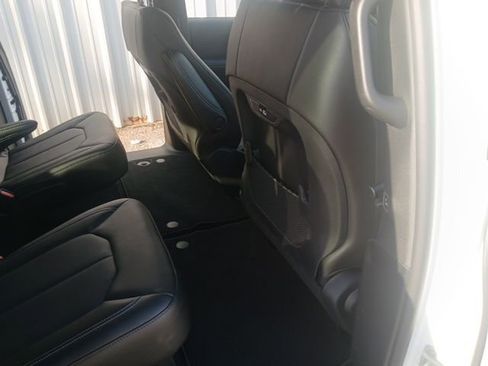 New 2026 Chrysler Pacifica Select image 25