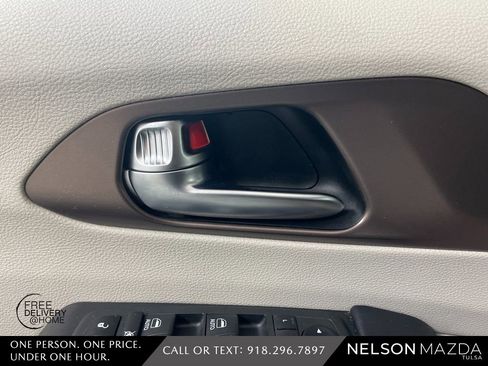 Used 2019 Chrysler Pacifica Touring-L Plus image 20