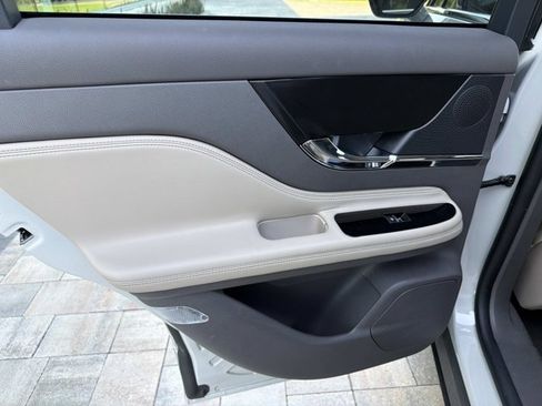 Used 2024 Lincoln Corsair FWD image 15