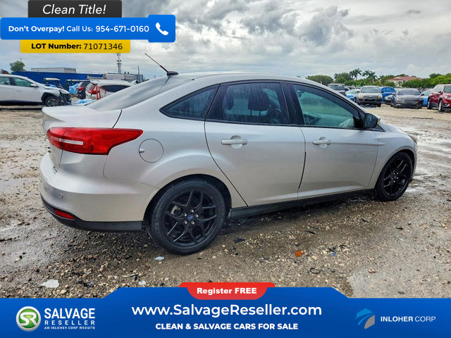 Used 2016 Ford Focus SE w/ Equipment Group 201A FWD image 4