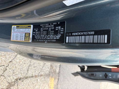 Used 2026 Kia Carnival SX w/ SX Dark Edition Package FWD image 25