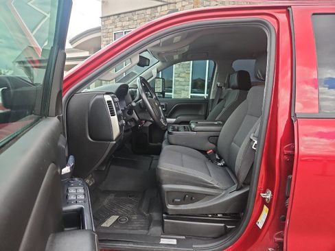 Used 2019 Chevrolet Silverado 2500 LT w/ LT Convenience Package image 12