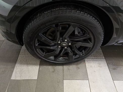 Used 2024 Land Rover Discovery Dynamic SE AWD/4WD image 7