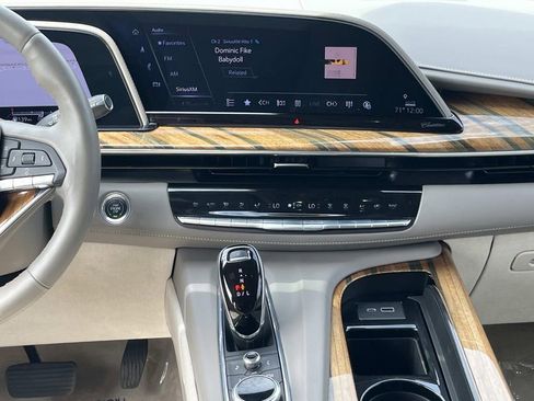 Used 2021 Cadillac Escalade ESV Sport Platinum image 16