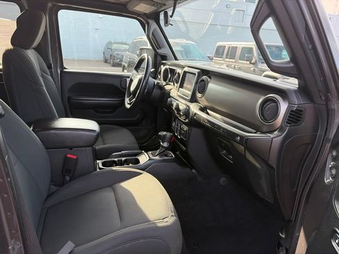 Used 2021 Jeep Wrangler Unlimited Sport AWD/4WD image 17