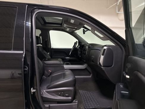 Used 2018 Chevrolet Silverado 1500 LTZ Z71 w/ Redline Edition image 22