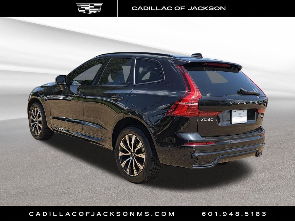 Used 2025 Volvo XC60 B5 Plus AWD/4WD image 8