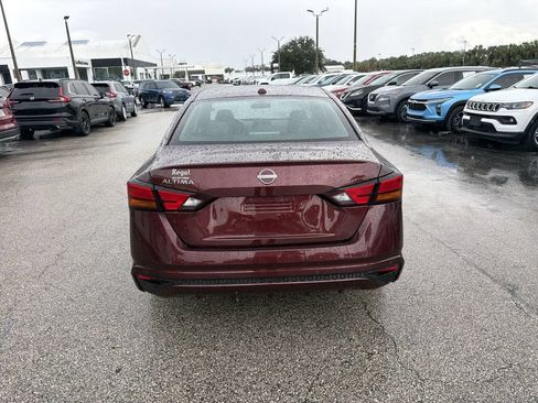 Used 2025 Nissan Altima 2.5 SV FWD image 5