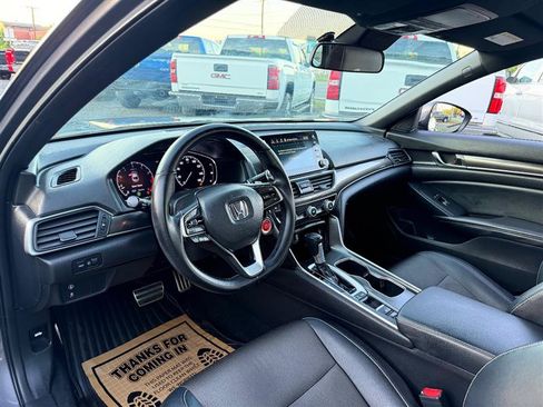Used 2018 Honda Accord Sport image 14