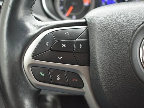 Used 2019 Jeep Cherokee Limited image 20