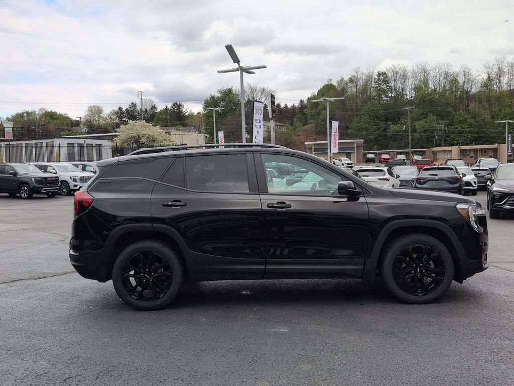 Certified 2022 GMC Terrain SLE w/ Driver Convenience Package AWD/4WD image 4