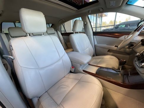 Used 2012 Toyota Avalon Limited image 19