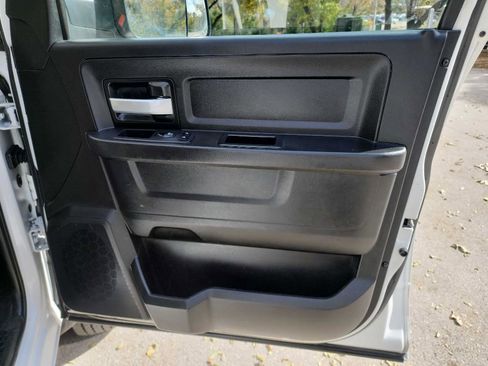 Used 2019 RAM 5500 Tradesman w/ Chrome Appearance Group image 33