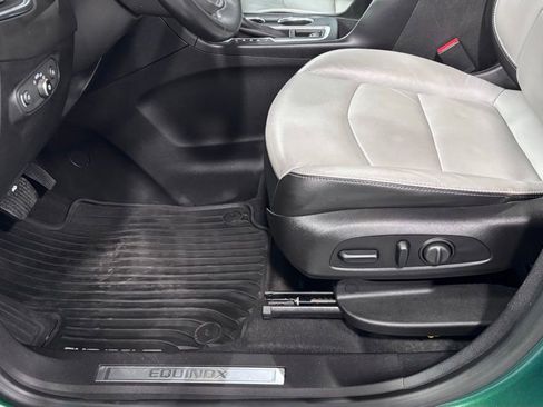 Used 2018 Chevrolet Equinox Premier AWD/4WD image 11