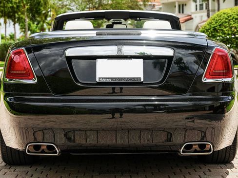 Used 2019 Rolls-Royce Dawn RWD image 5