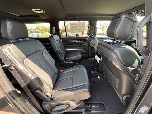 New 2026 Jeep Grand Wagoneer Summit AWD/4WD image 10